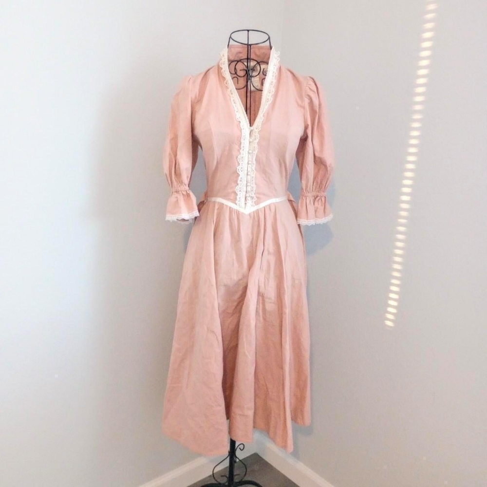 Vintage 70s Gunne Sax Jessica McClintock Lace Pearl Pink Puff Sleeve Maxi Dress